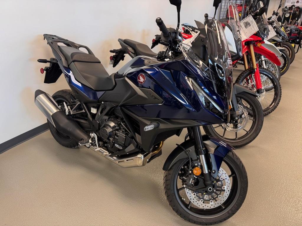 Honda NT1100DS  2025 à Charlemagne, Québec - 1 - w1024h768px