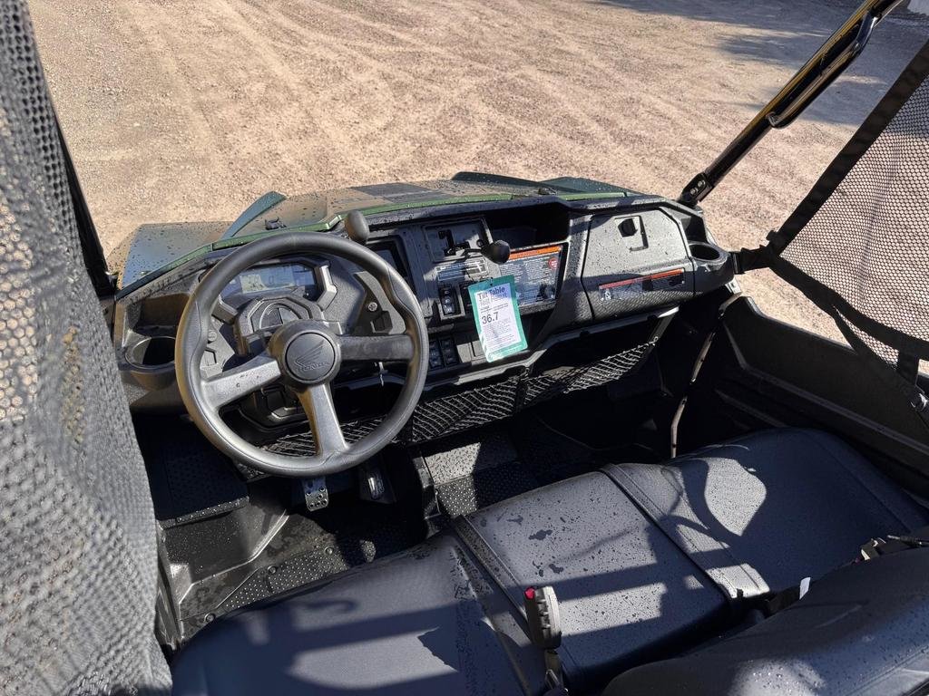 2025 Honda Pioneer 1000 5 Trail in Charlemagne, Quebec - 8 - w1024h768px