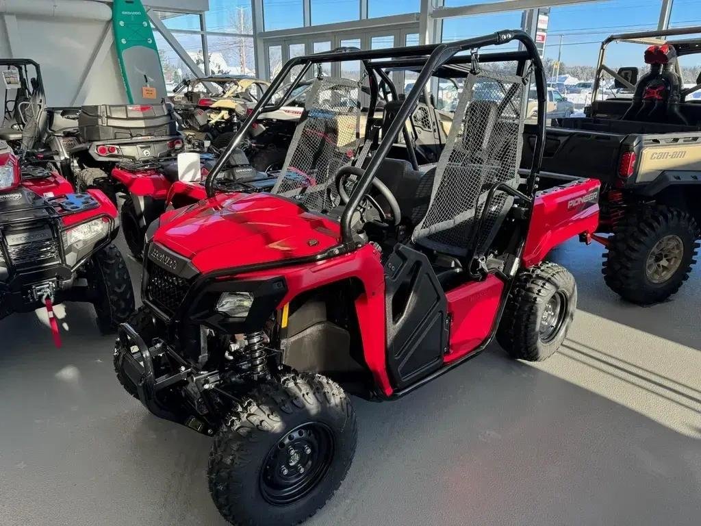 Honda Pioneer 520 SXS5M2T  2026 à Charlemagne, Québec - 1 - w1024h768px