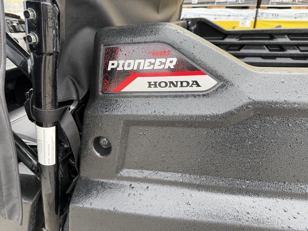 Honda PIONEER 700  2020 à Charlemagne, Québec - 3 - w1024h768px