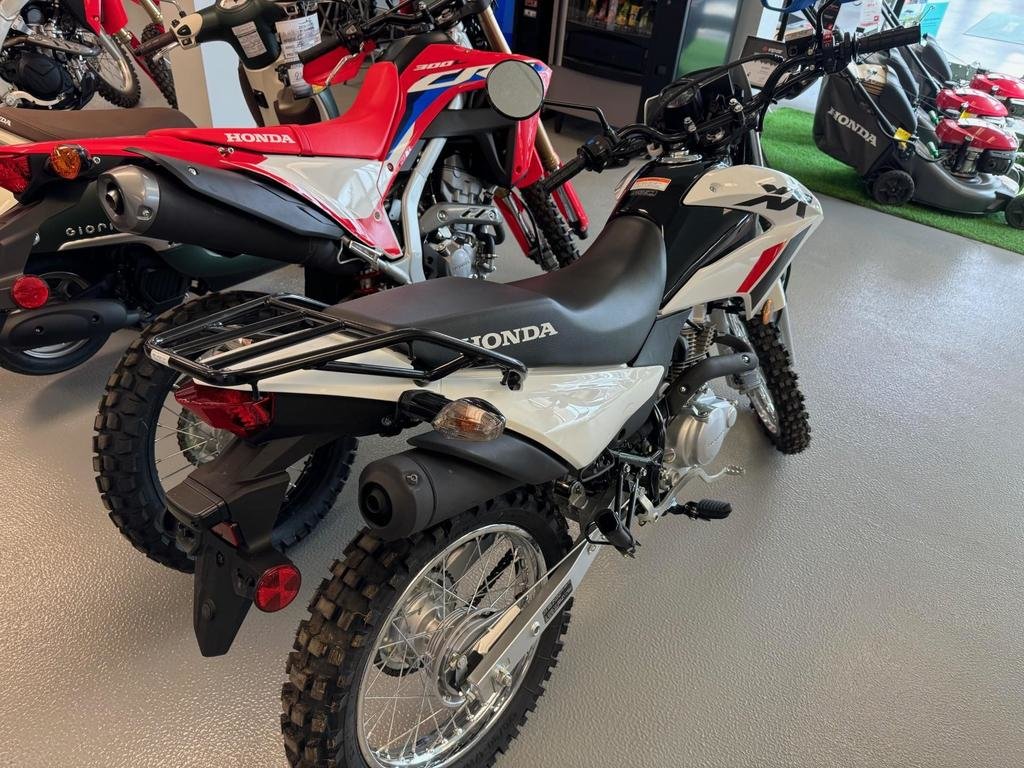 2023  XR150 XR 150 L in Charlemagne, Quebec - 4 - w1024h768px