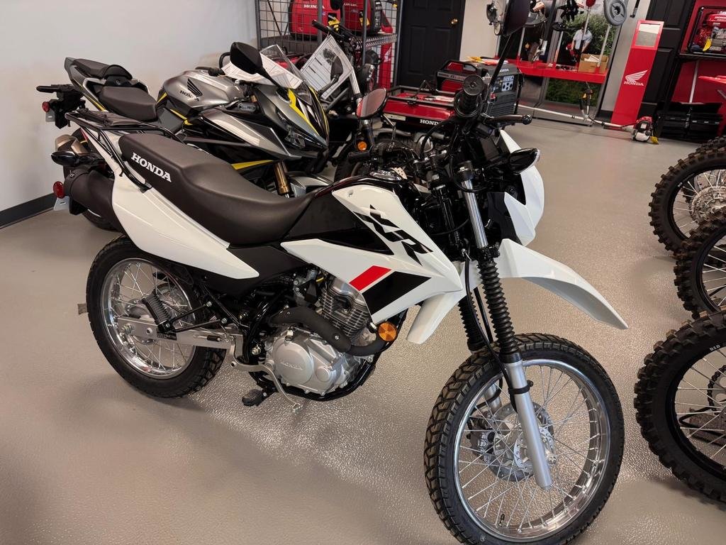 Honda XR150L XR150  2024 à Charlemagne, Québec - 1 - w1024h768px