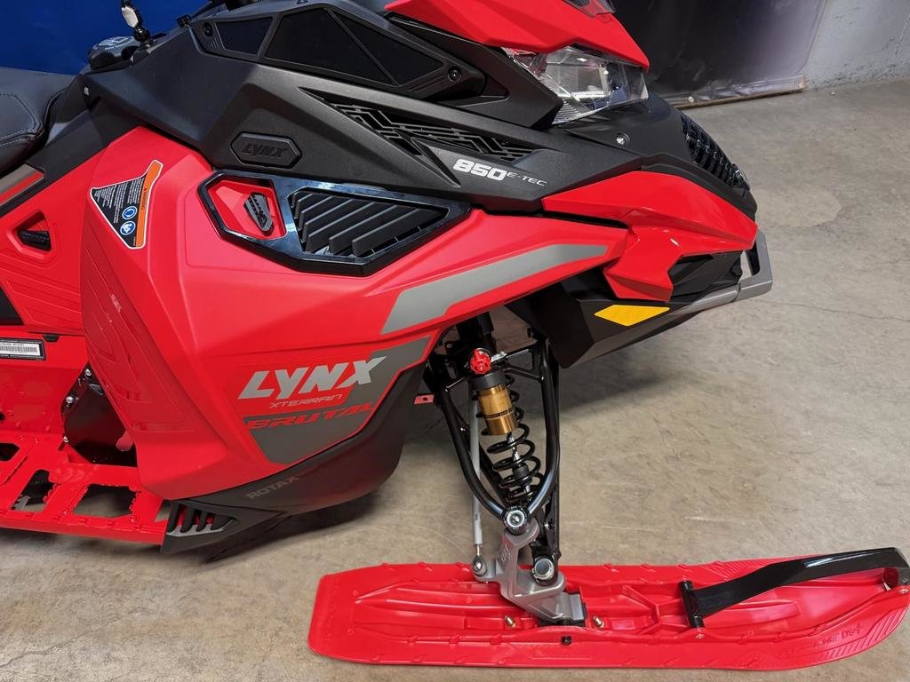 Lynx Brutal RE 20 850 E-TEC  2024 à Charlemagne, Québec - 4 - w1024h768px