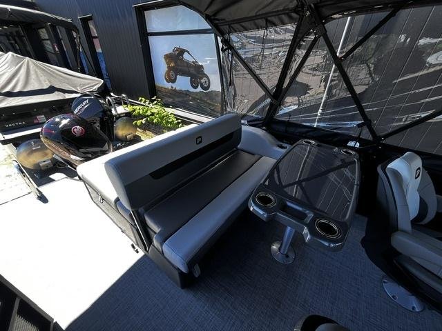 2026 Princecraft Vectra 23 Rl 3 quilles 150 hp Pro XS et Toit Campeur in Charlemagne, Quebec - 8 - w1024h768px