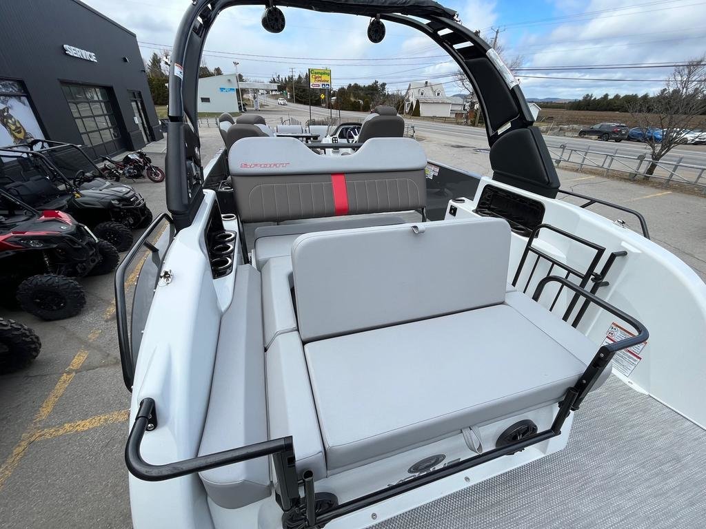 Princecraft VOGUE 27 RL 500 Racing Démo( Rabais 80 000$)  2024 à Charlemagne, Québec - 5 - w1024h768px