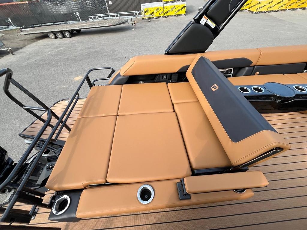 2025 Princecraft VOGUE 27 RL 500 Racing( Rabais 67 000$ ) in Charlemagne, Quebec - 7 - w1024h768px