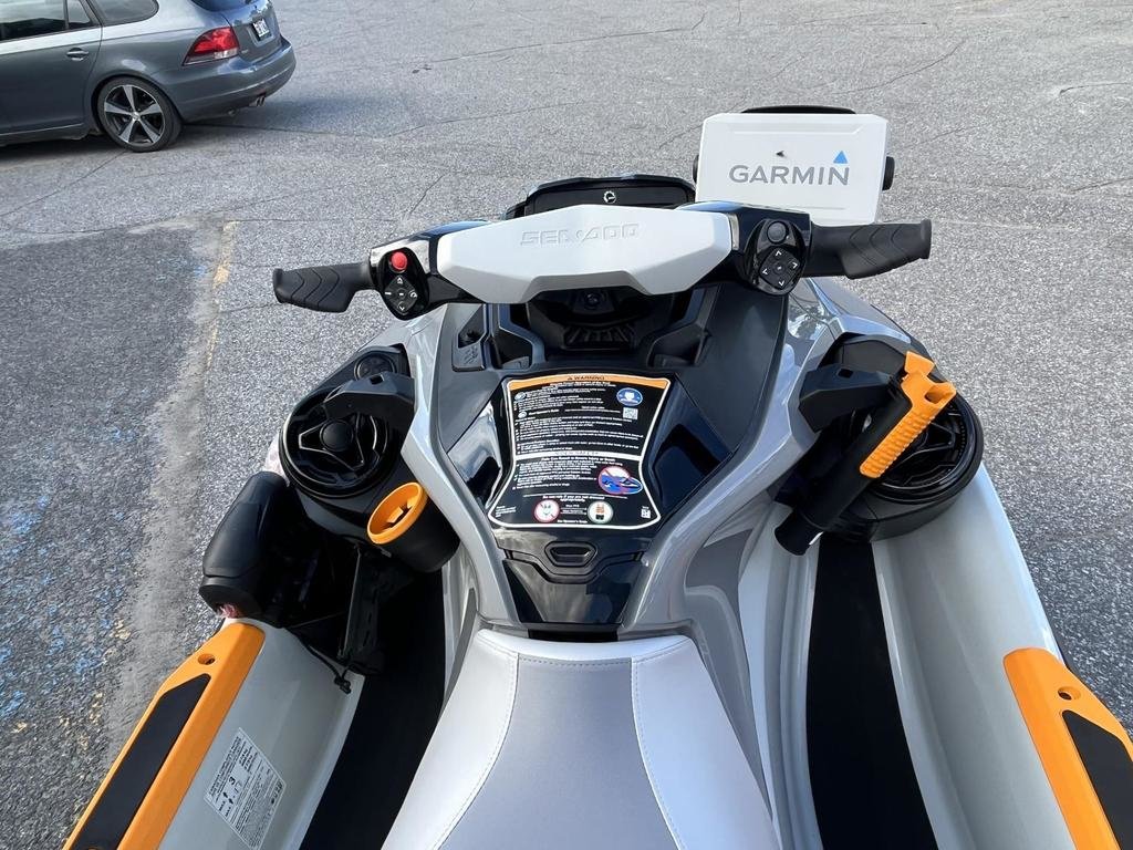 Sea-Doo FISHPRO TROPHY 170 TECH (Rabais de 4700$)+ 2 ans Brp  2023 à Charlemagne, Québec - 4 - w1024h768px