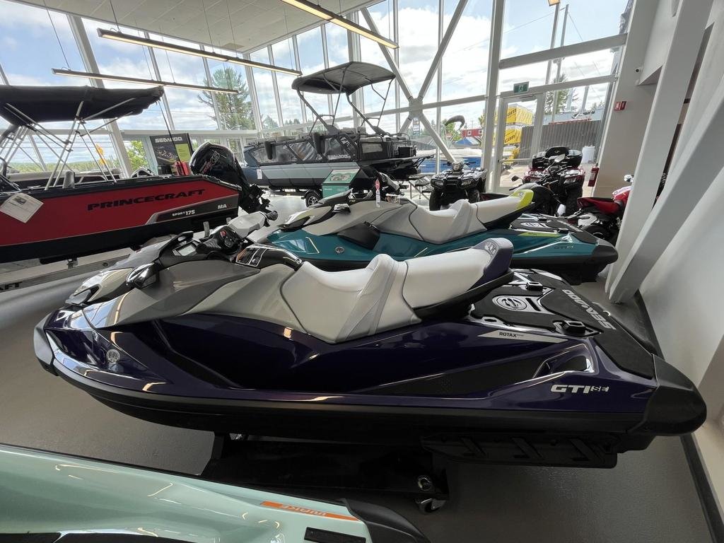 Sea-Doo GTI SE 130  2025 à Charlemagne, Québec - 4 - w1024h768px