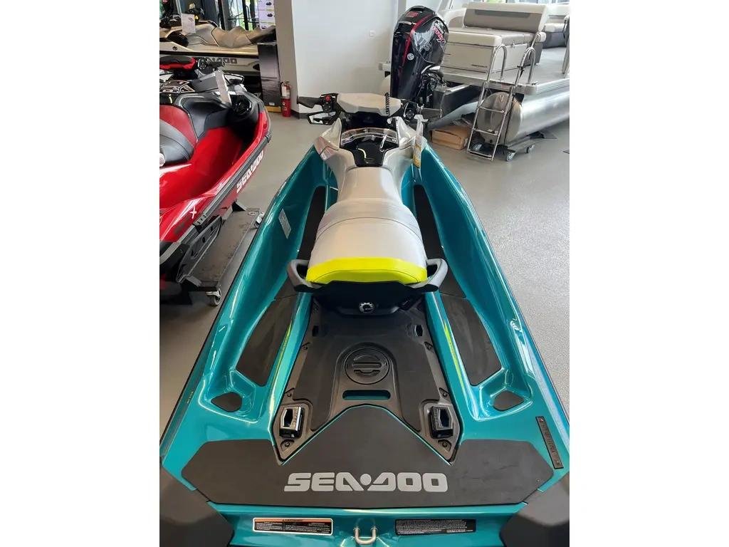Sea-Doo GTI SE 170  2026 à Charlemagne, Québec - 3 - w1024h768px