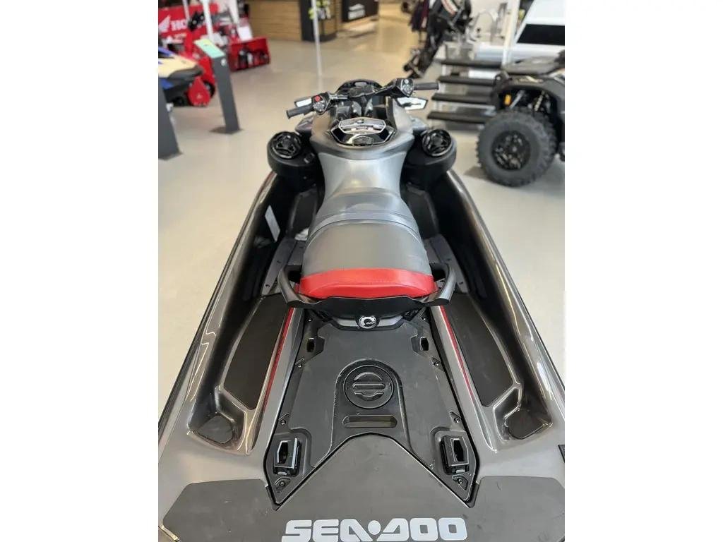 Sea-Doo GTR-X 300 AUDIO  2026 à Charlemagne, Québec - 3 - w1024h768px