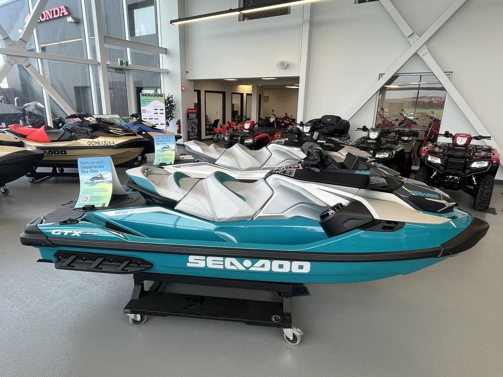 Sea-Doo GTX LIMITED 325  2026 à Charlemagne, Québec - 13 - w1024h768px