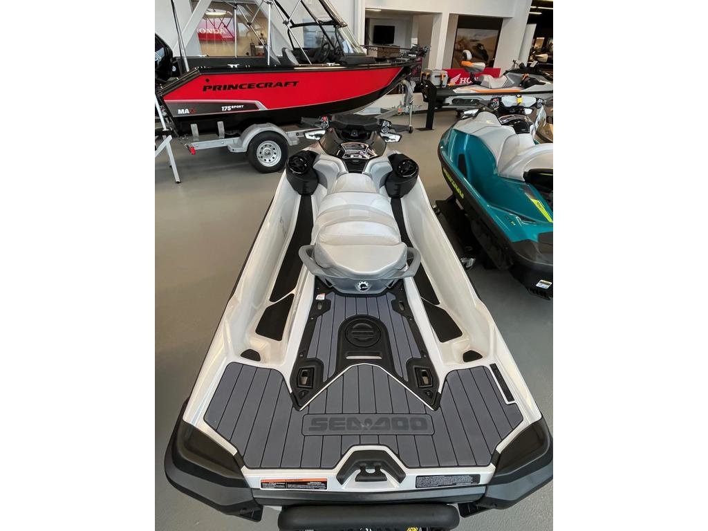 2026 Sea-Doo GTX LIMITED 325 in Charlemagne, Quebec - 2 - w1024h768px