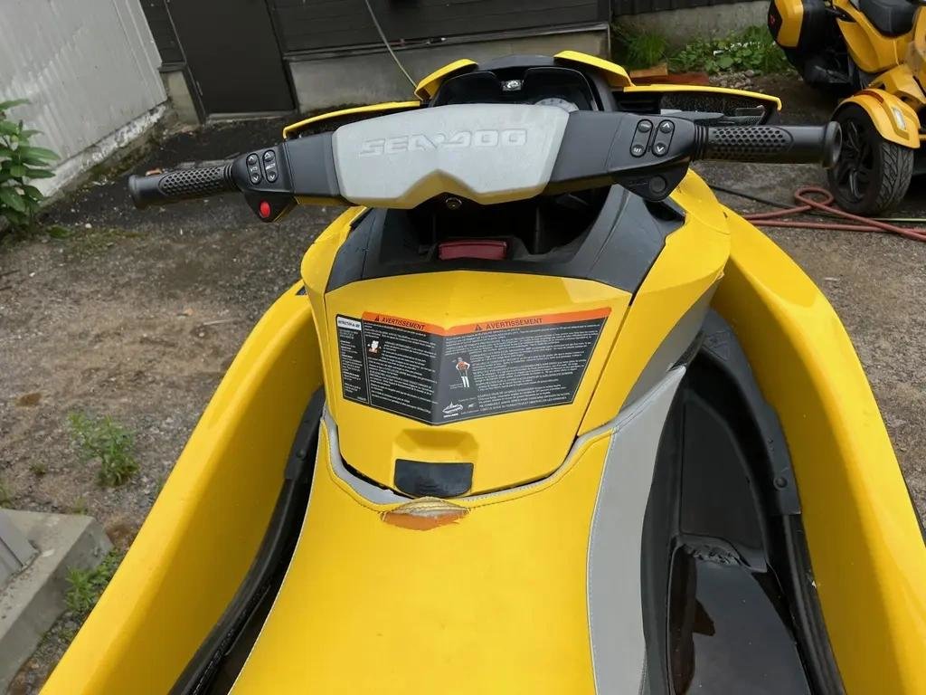 2009 Sea-Doo RXT 255 IS in Charlemagne, Quebec - 4 - w1024h768px
