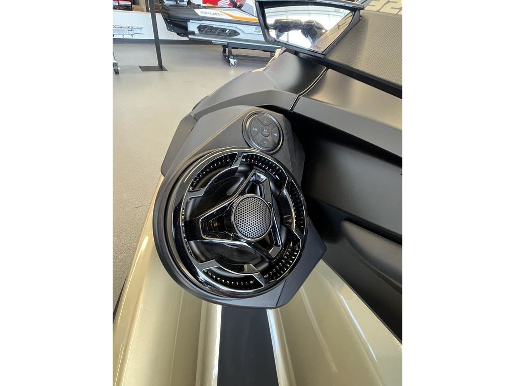 Sea-Doo RXT X 325 ( Rabais de 1250$)  2025 à Charlemagne, Québec - 5 - w1024h768px