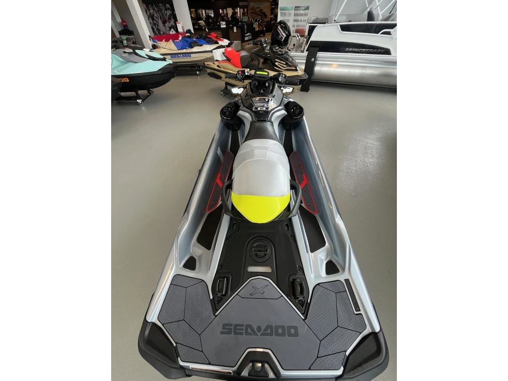 Sea-Doo RXT X 325 ( Rabais de 1250$)  2025 à Charlemagne, Québec - 5 - w1024h768px