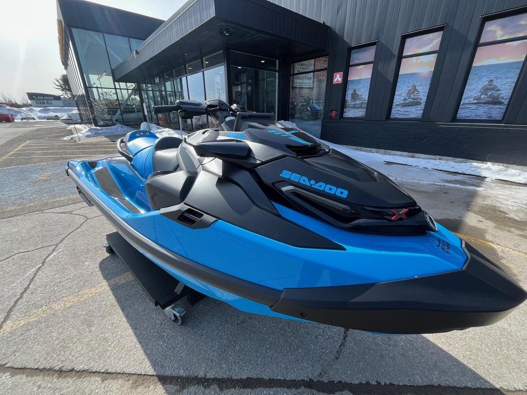 Sea-Doo RXT X 325 (4 ans de protection)  2026 à Charlemagne, Québec - 2 - w1024h768px