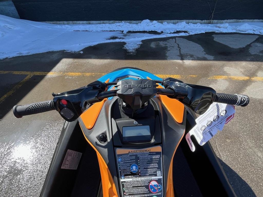 Sea-Doo SPARK TRIXX 1 PLACE  2026 à Charlemagne, Québec - 4 - w1024h768px