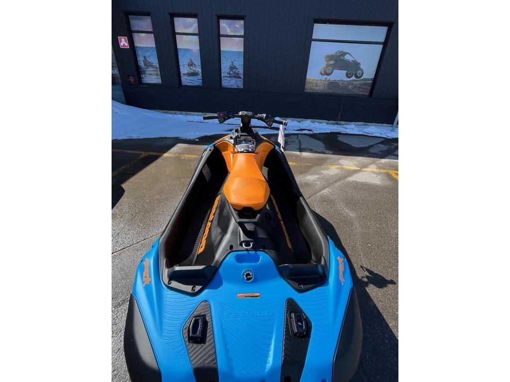 Sea-Doo SPARK TRIXX 1 PLACE  2026 à Charlemagne, Québec - 3 - w1024h768px