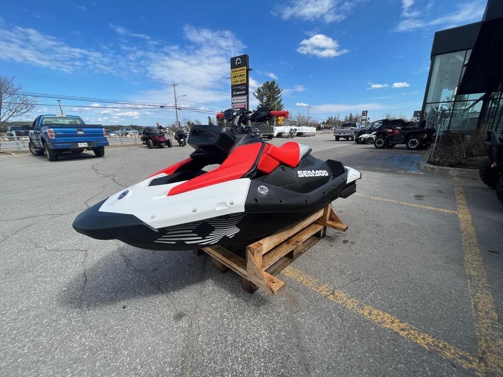 Sea-Doo SPARK TRIXX 1 PLACE AUDIO (Rabais de 2000$)  2025 à Charlemagne, Québec - 3 - w1024h768px