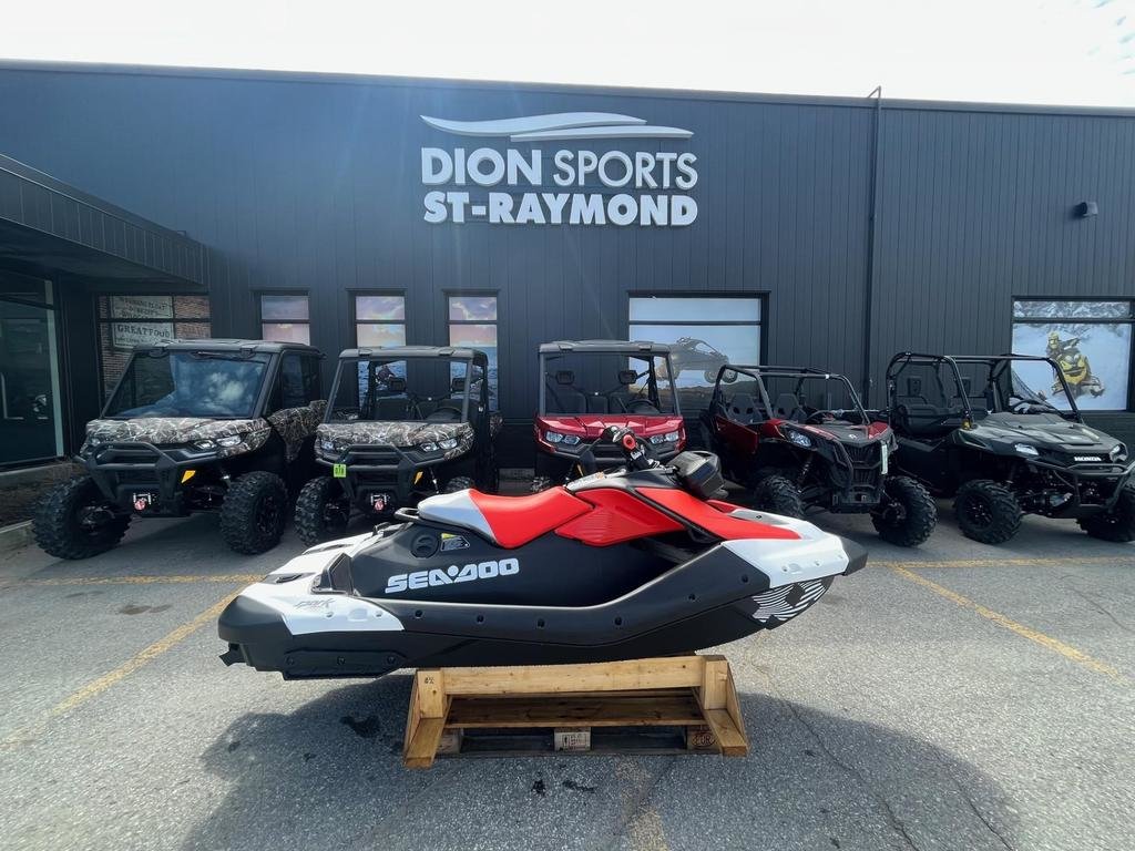Sea-Doo SPARK TRIXX 1 PLACE AUDIO (Rabais de 2000$)  2025 à Charlemagne, Québec - 1 - w1024h768px