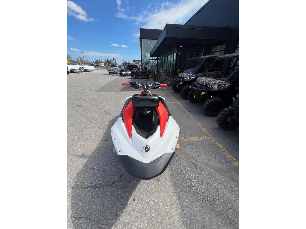 Sea-Doo SPARK TRIXX 1 PLACE AUDIO (Rabais de 2000$)  2025 à Charlemagne, Québec - 2 - w1024h768px