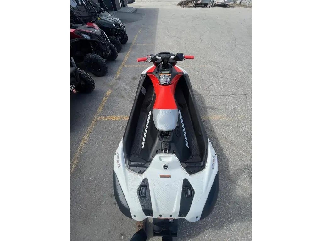 2026 Sea-Doo SPARK TRIXX 1 PLACE AUDIO in Charlemagne, Quebec - 3 - w1024h768px