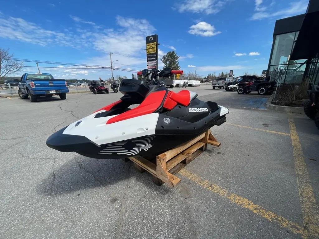 2026 Sea-Doo SPARK TRIXX 1 PLACE AUDIO in Charlemagne, Quebec - 2 - w1024h768px