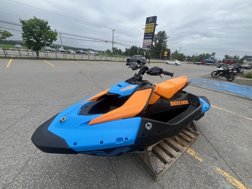 Sea-Doo SPARK TRIXX 3 PLACES  2026 à Charlemagne, Québec - 4 - w1024h768px