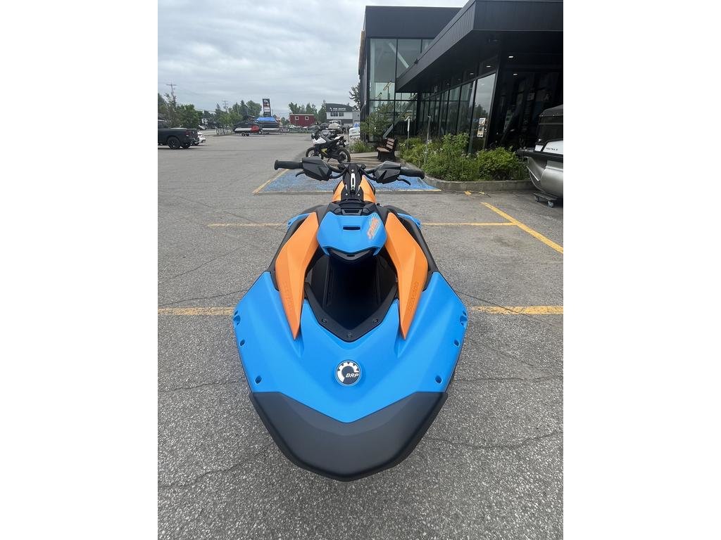 Sea-Doo SPARK TRIXX 3 PLACES  2026 à Charlemagne, Québec - 8 - w1024h768px