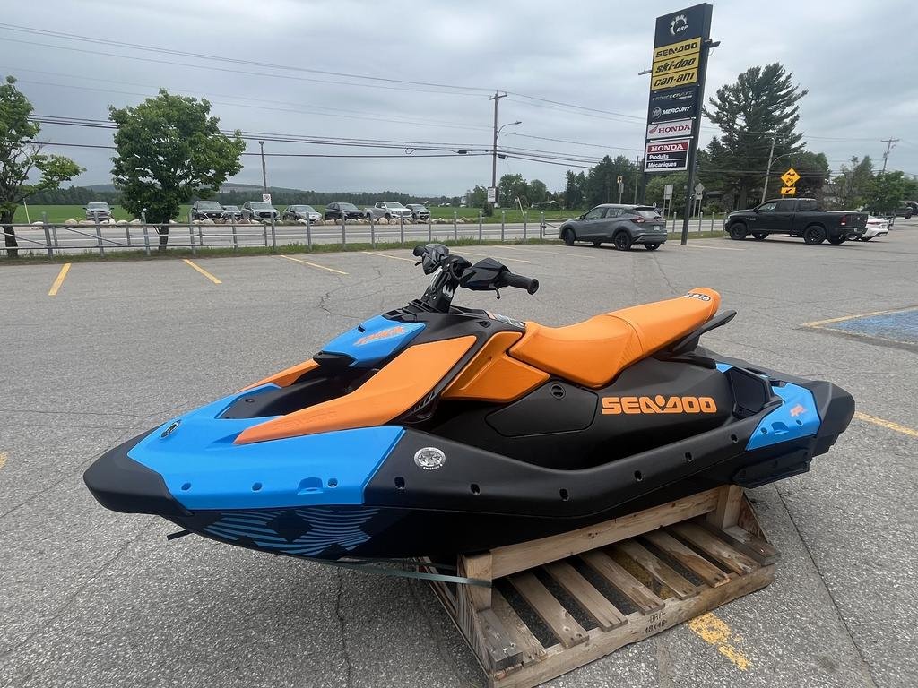 Sea-Doo SPARK TRIXX 3 PLACES  2026 à Charlemagne, Québec - 7 - w1024h768px