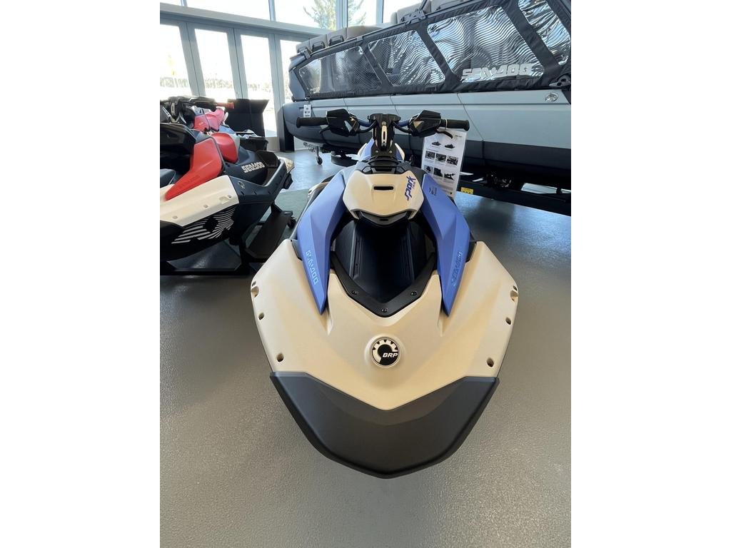 2025 Sea-Doo SPARK TRIXX 3 PLACES 900 ACE ( Promo financement) in Charlemagne, Quebec - 1 - w1024h768px