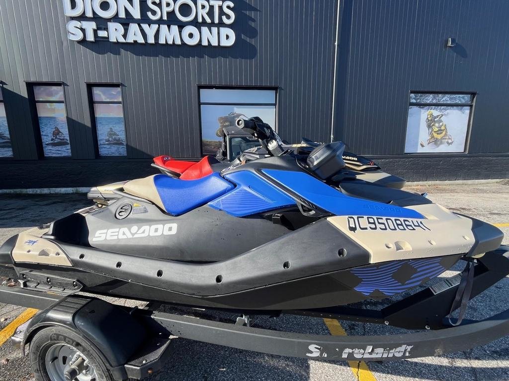 2025 Sea-Doo SPARK TRIXX 3 PLACES Audio ( 4 heures ) in Charlemagne, Quebec - 2 - w1024h768px