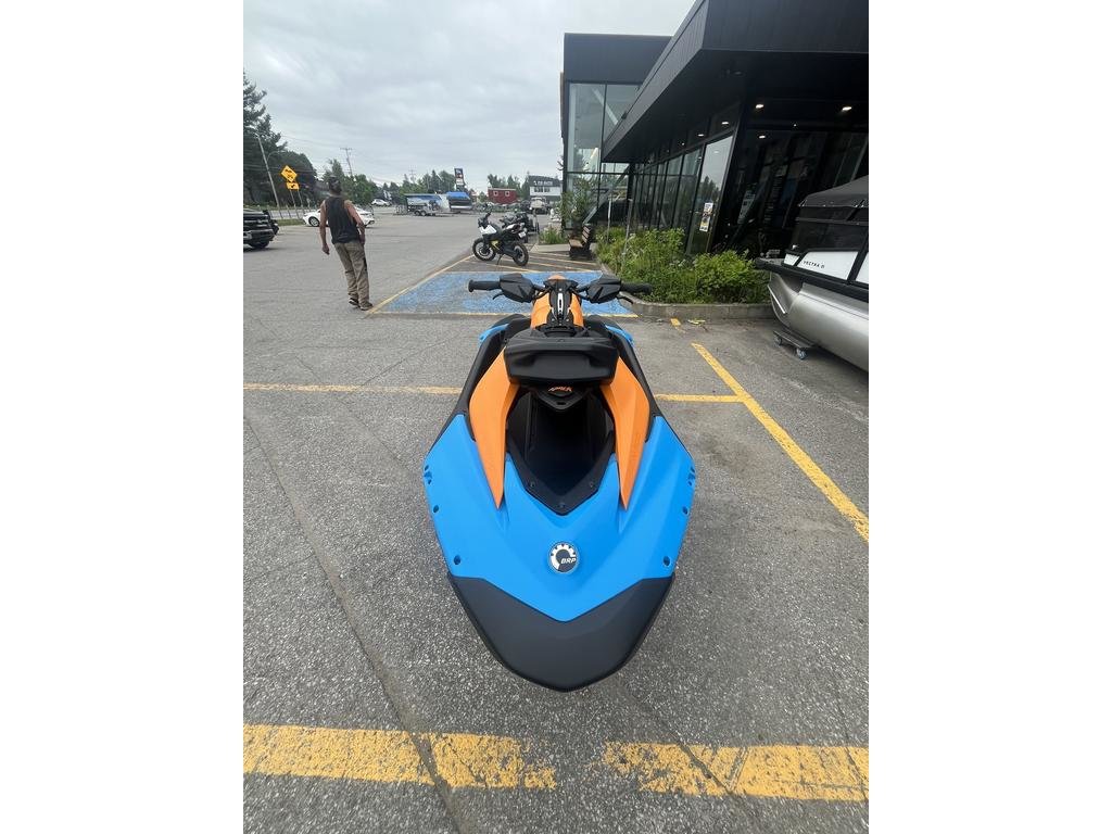Sea-Doo SPARK TRIXX 3 PLACES AUDIO  2026 à Charlemagne, Québec - 7 - w1024h768px