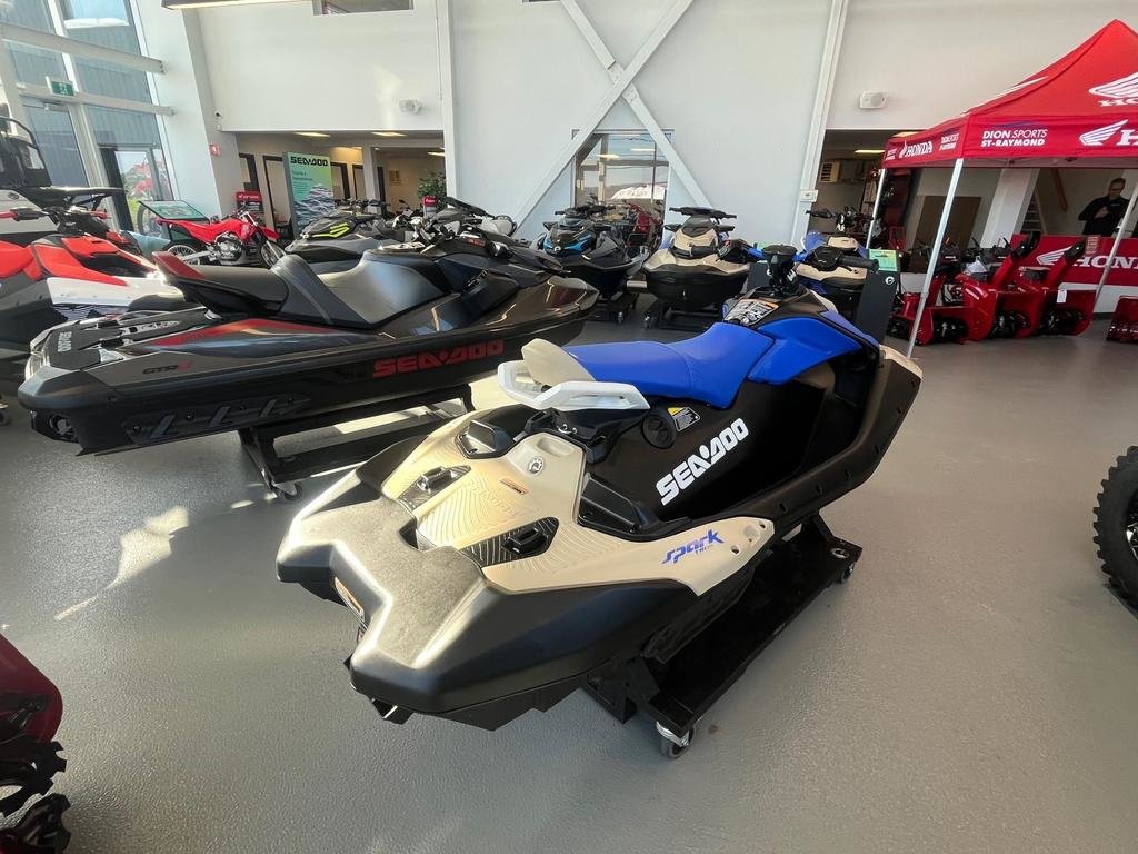 Sea-Doo SPARK TRIXX 3 PLACES  (Rabais de 1200$)  2025 à Charlemagne, Québec - 3 - w1024h768px