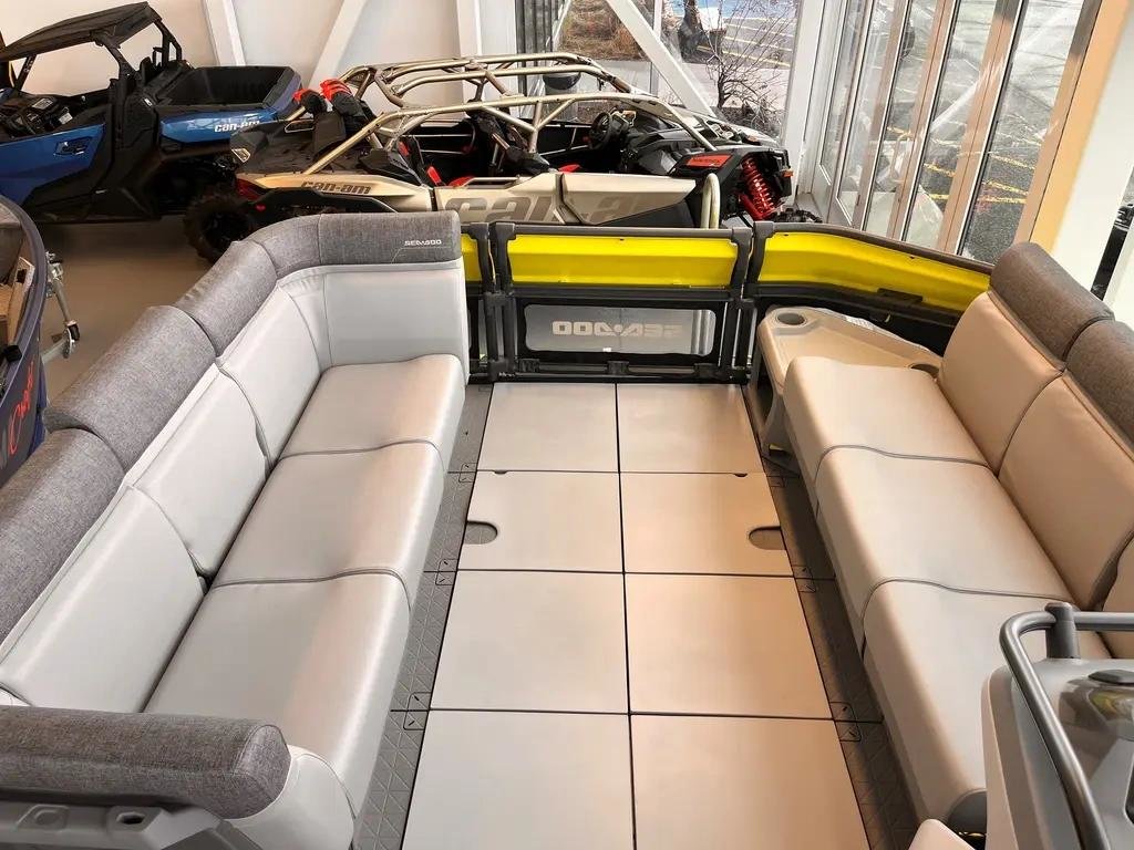 2023 Sea-Doo SWITCH CRUISE 18 230 + 3 ans Brp et(Rabais de 12700$) in Charlemagne, Quebec - 5 - w1024h768px