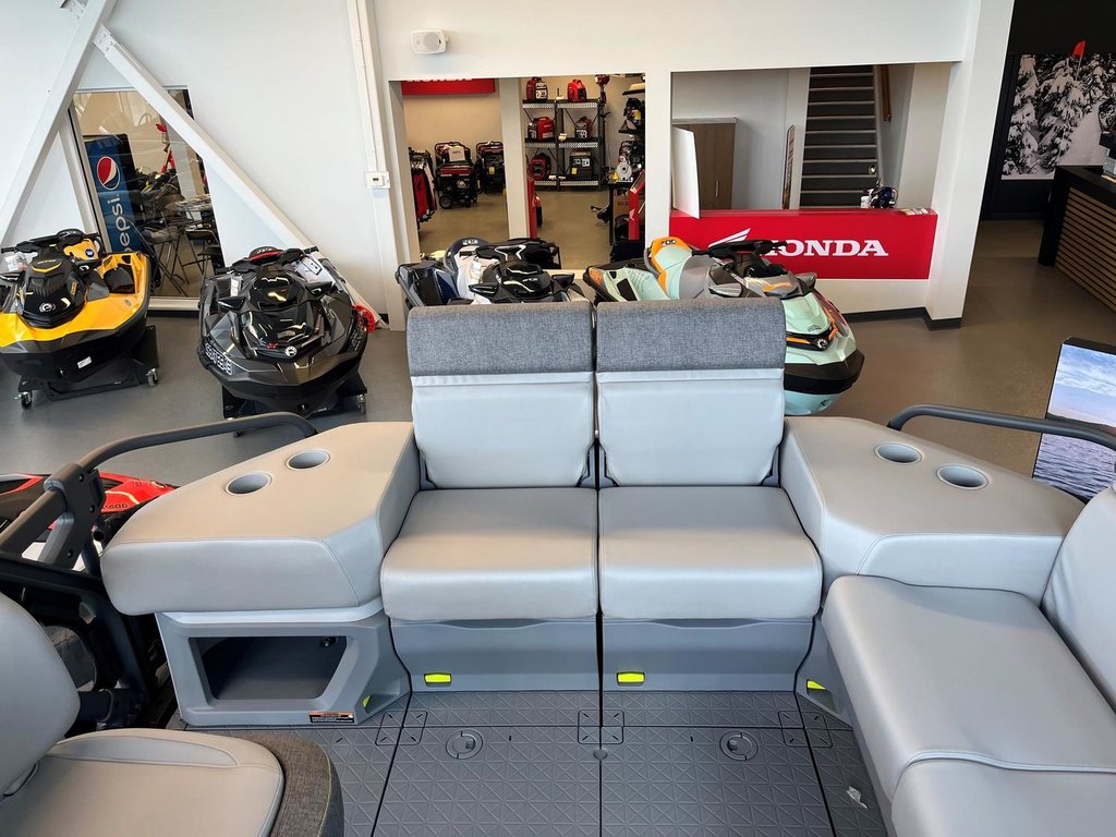 Sea-Doo SWITCH SPORT 18 230 DÉMO+Rabais de 13500$+2000 en accesoires  2023 à Charlemagne, Québec - 3 - w1024h768px