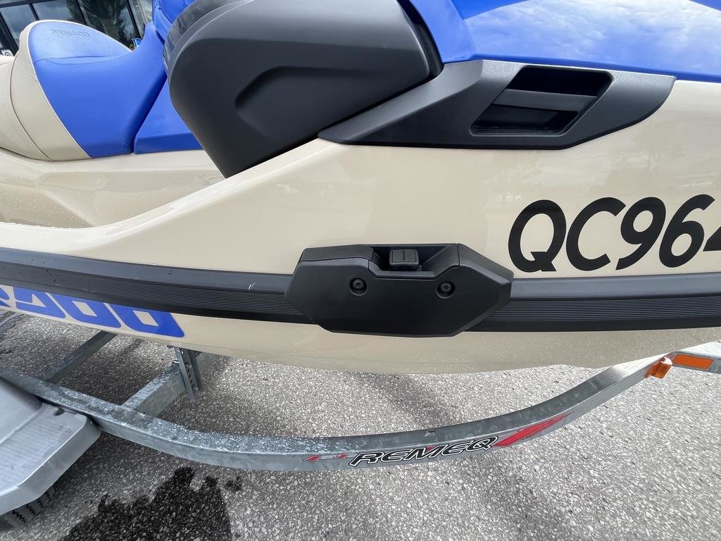 Sea-Doo WAKE PRO 230  2025 à Charlemagne, Québec - 4 - w1024h768px