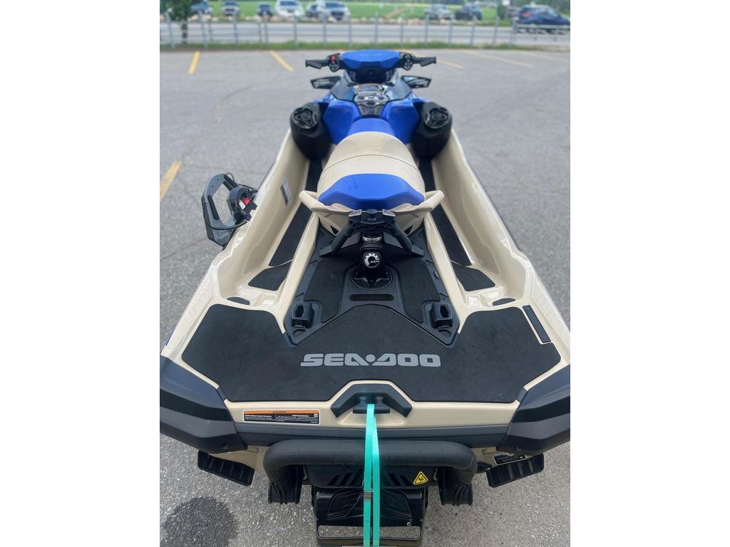 Sea-Doo WAKE PRO 230  2025 à Charlemagne, Québec - 5 - w1024h768px