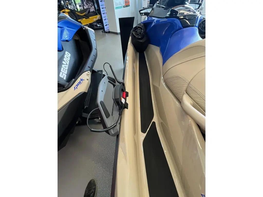 Sea-Doo WAKE PRO 230  2026 à Charlemagne, Québec - 6 - w1024h768px