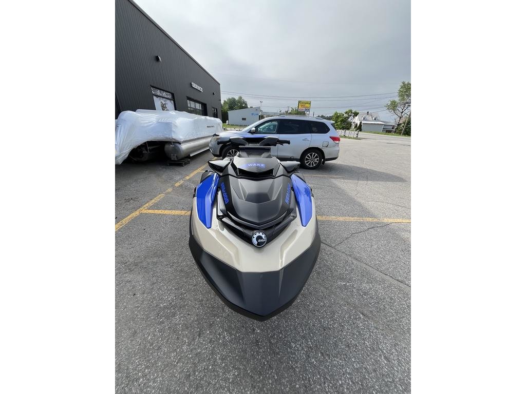 Sea-Doo WAKE PRO 230  2026 à Charlemagne, Québec - 4 - w1024h768px