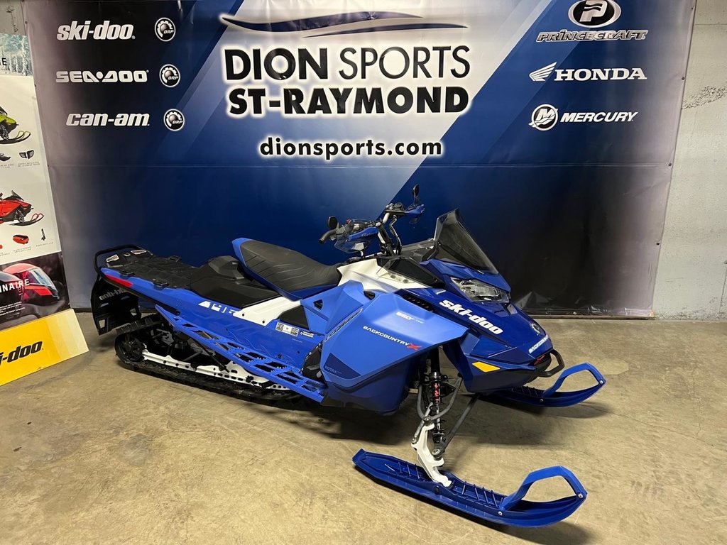 Ski-Doo RENEGADE BACKCOUNTRY X 850 ETec  2021 à Charlemagne, Québec - 1 - w1024h768px