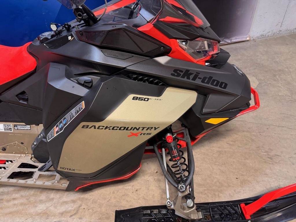Ski-Doo BACKCOUNTRY X-RS 850 XRS  2022 à Charlemagne, Québec - 4 - w1024h768px