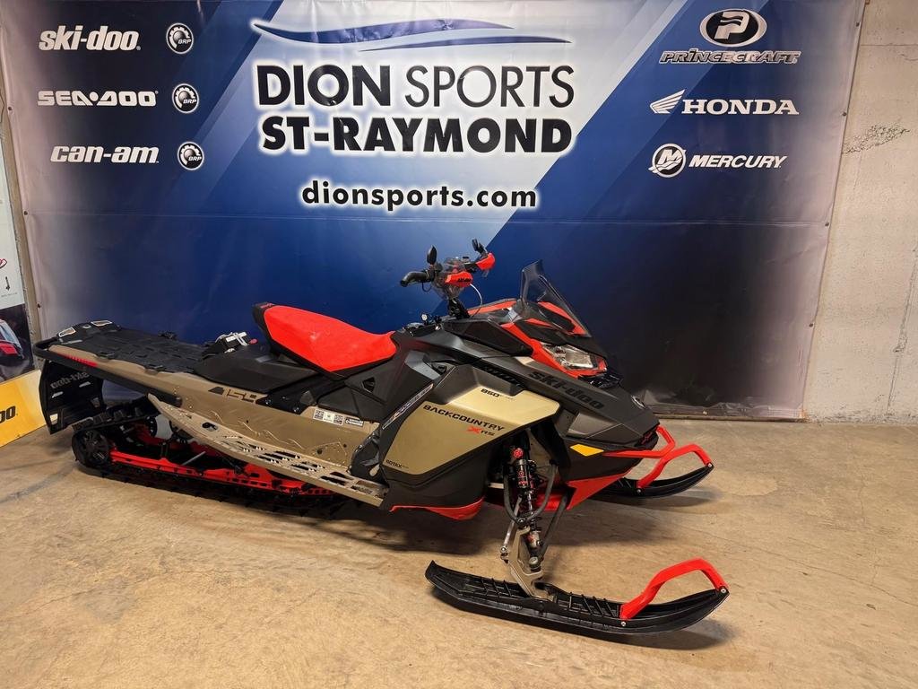 Ski-Doo BACKCOUNTRY X-RS 850 XRS  2022 à Charlemagne, Québec - 1 - w1024h768px