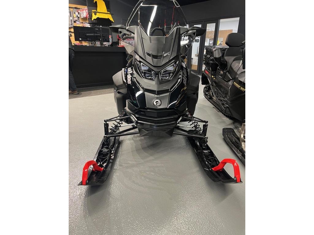 Ski-Doo EXP SE 900 ACE TURBO ICE CROSSCUT  2026 à Charlemagne, Québec - 1 - w1024h768px