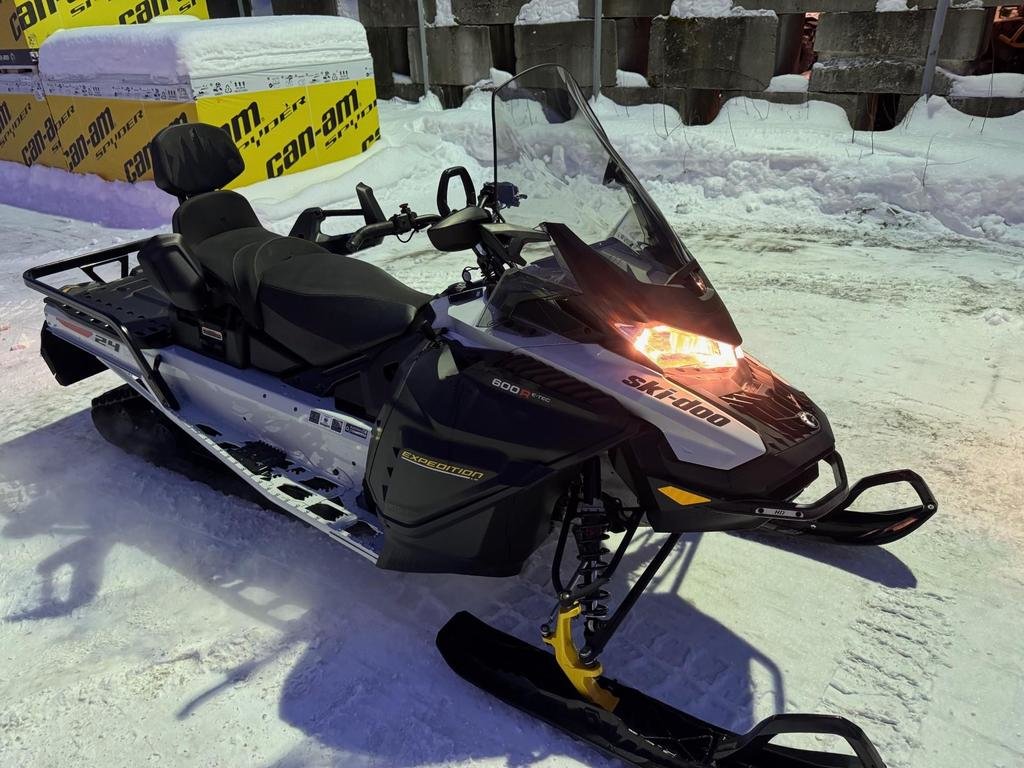 Ski-Doo EXPEDITIO LE 24 600R E-TEC SWT  2025 à Charlemagne, Québec - 3 - w1024h768px