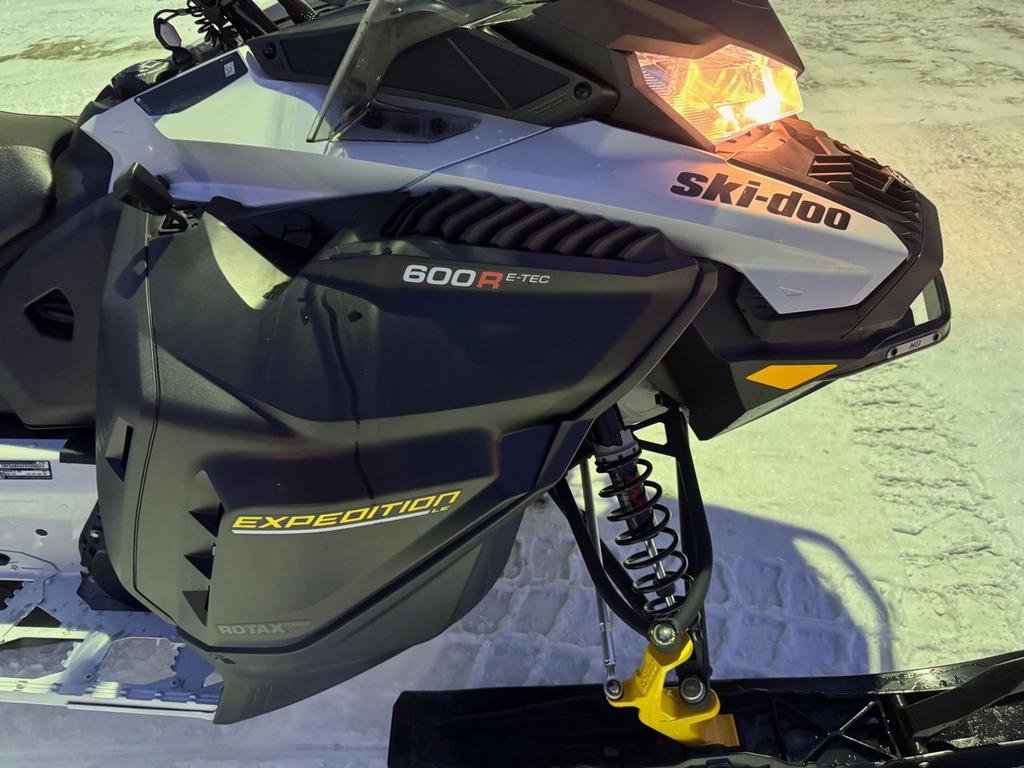 Ski-Doo EXPEDITIO LE 24 600R E-TEC SWT  2025 à Charlemagne, Québec - 4 - w1024h768px