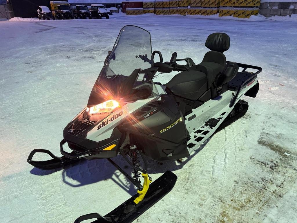 Ski-Doo EXPEDITIO LE 24 600R E-TEC SWT  2025 à Charlemagne, Québec - 1 - w1024h768px