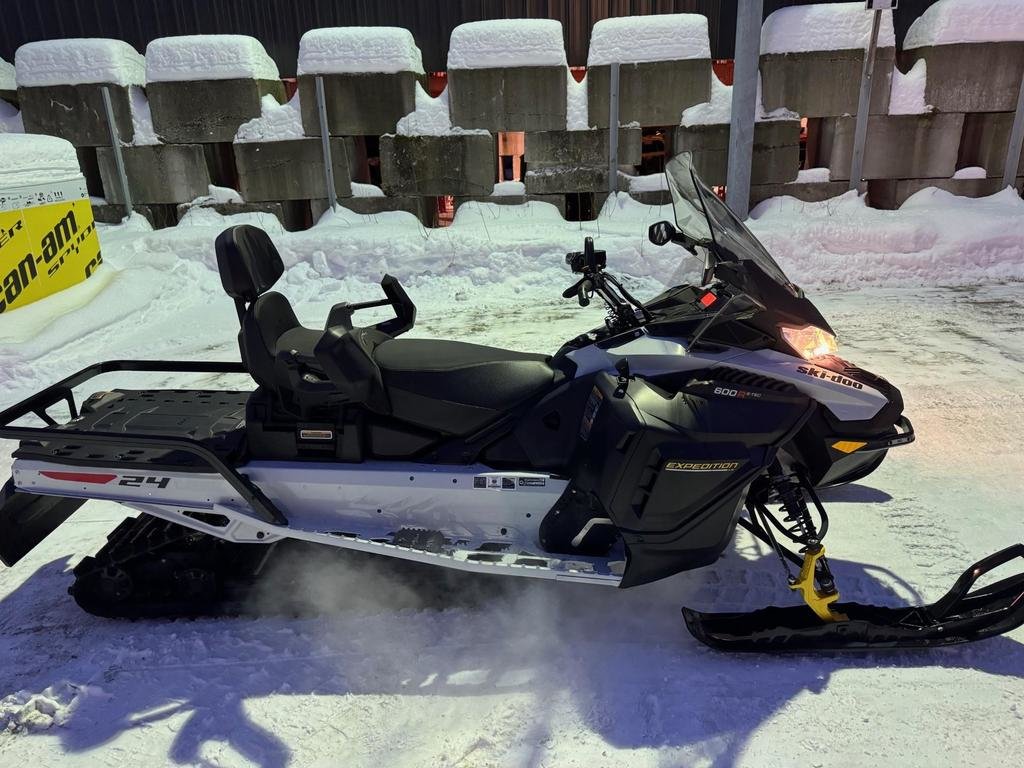 Ski-Doo EXPEDITIO LE 24 600R E-TEC SWT  2025 à Charlemagne, Québec - 2 - w1024h768px