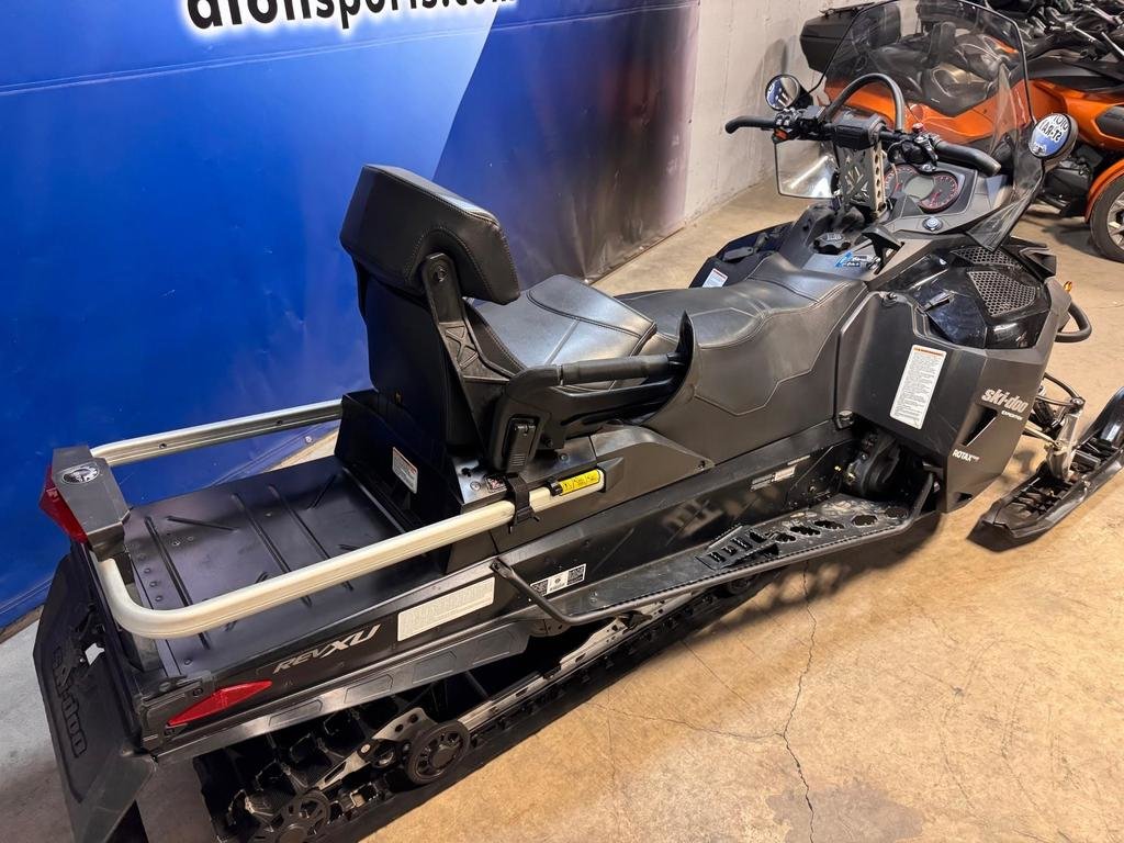 Ski-Doo Expedition LE 900 Ace  2018 à Charlemagne, Québec - 6 - w1024h768px