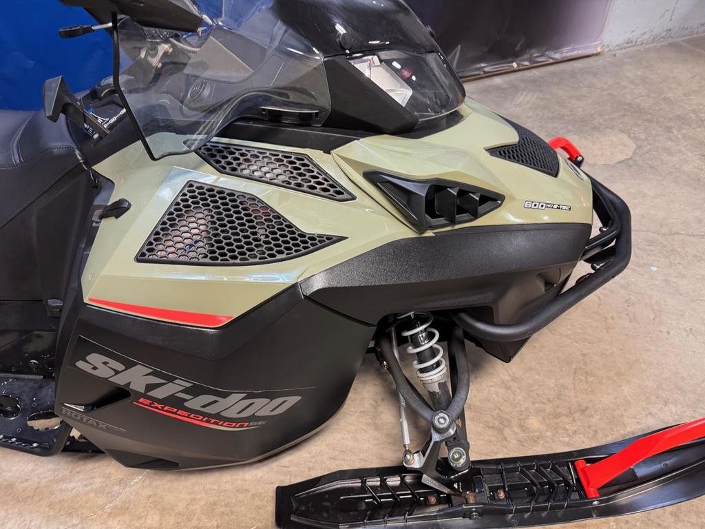 Ski-Doo EXPEDITION SE 600 E-TEC  2019 à Charlemagne, Québec - 4 - w1024h768px